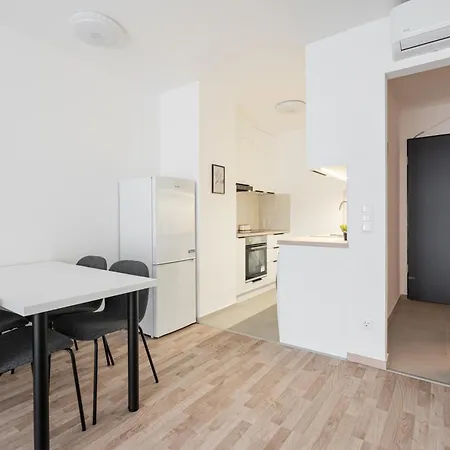 Apartment Downtown Lonyay 38