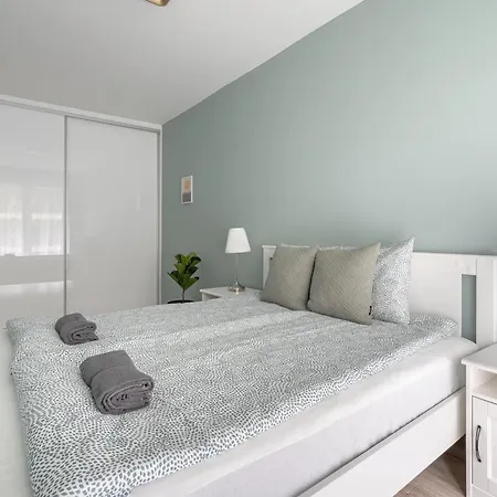 Apartment Downtown Lonyay 38