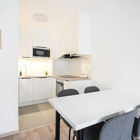 Apartment Downtown Lonyay 38