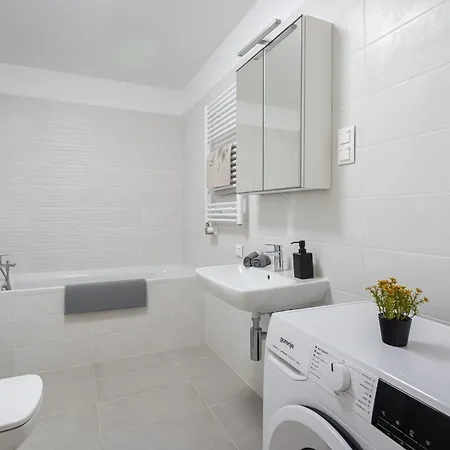 Apartment Downtown Lonyay 38