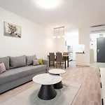 Downtown Lonyay 38 Daire
