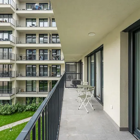 Downtown Lonyay 38 *